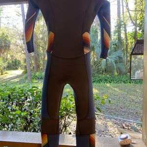 Billabong surf capsule wetsuit 3/2 NWT